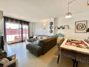 El Far, swimming pool and parking